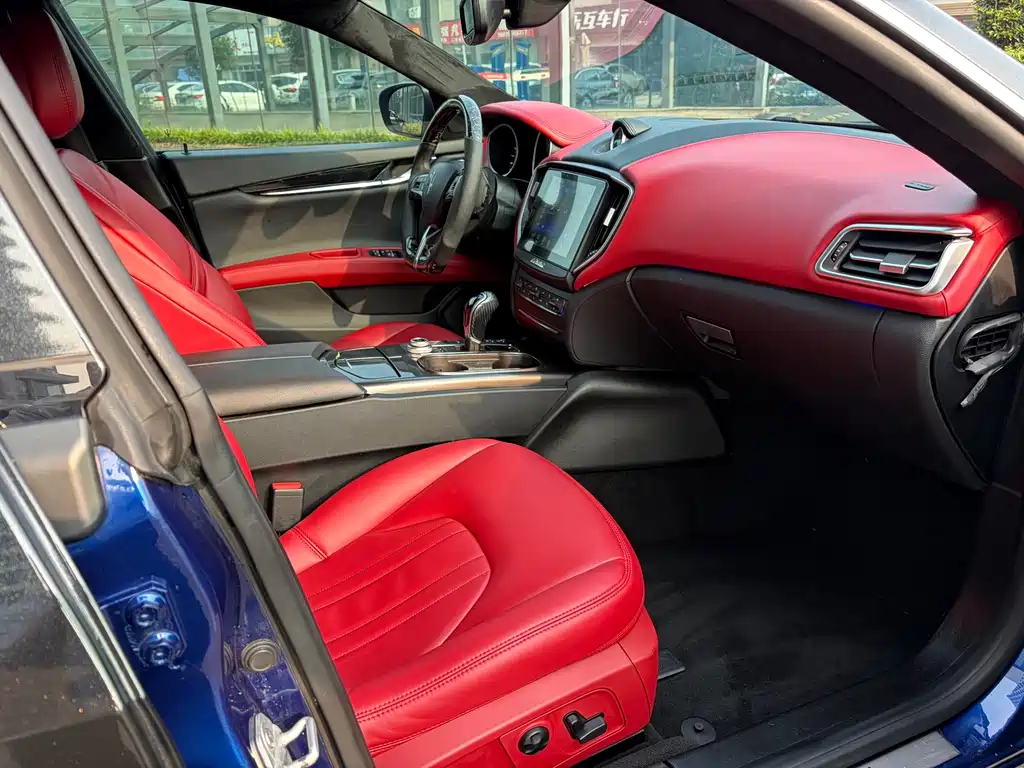 Ghibli 3.0 T Standard