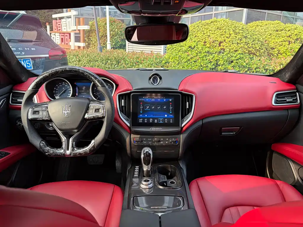 Ghibli 3.0 T Standard