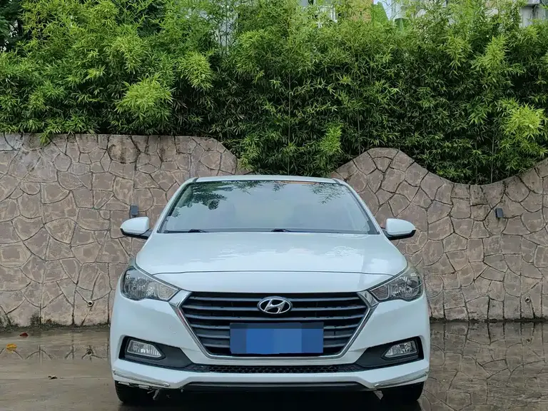 Hyundai Verna 1.4 L Manual Cool GLS