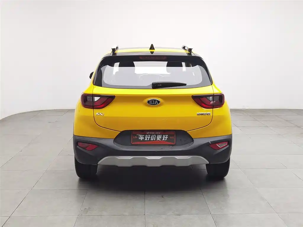 Stonic 1.4 L CVT Fun Enjoyment Sunroof