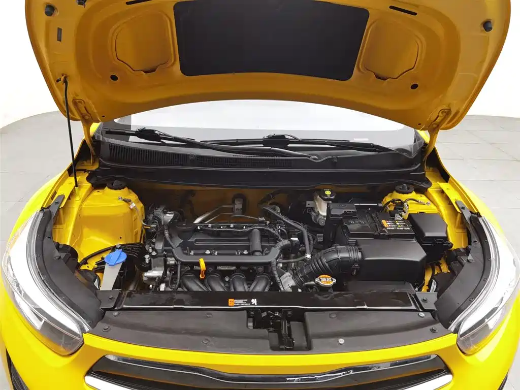 Stonic 1.4 L CVT Fun Enjoyment Sunroof