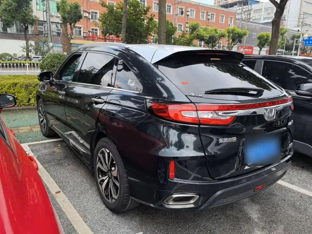 Honda UR-V 240 TURBO 2 WD Luxury CN-V