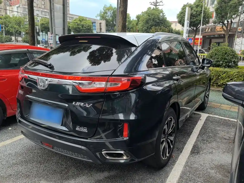 Honda UR-V 240 TURBO 2 WD Luxury CN-V