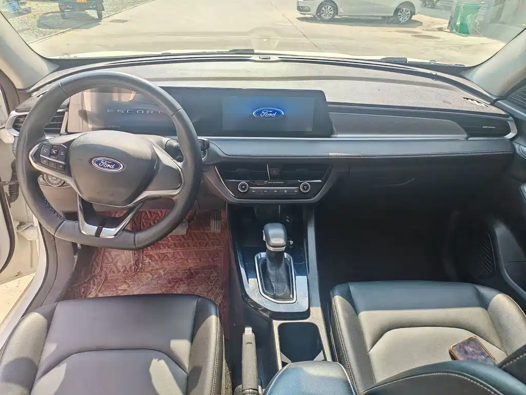 Escort 1.5 L Auto Diamond