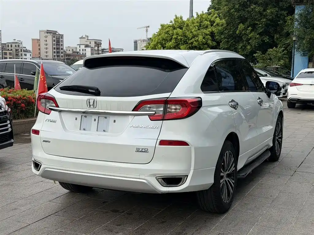 Avancier 370 TURBO 4 WD Premium