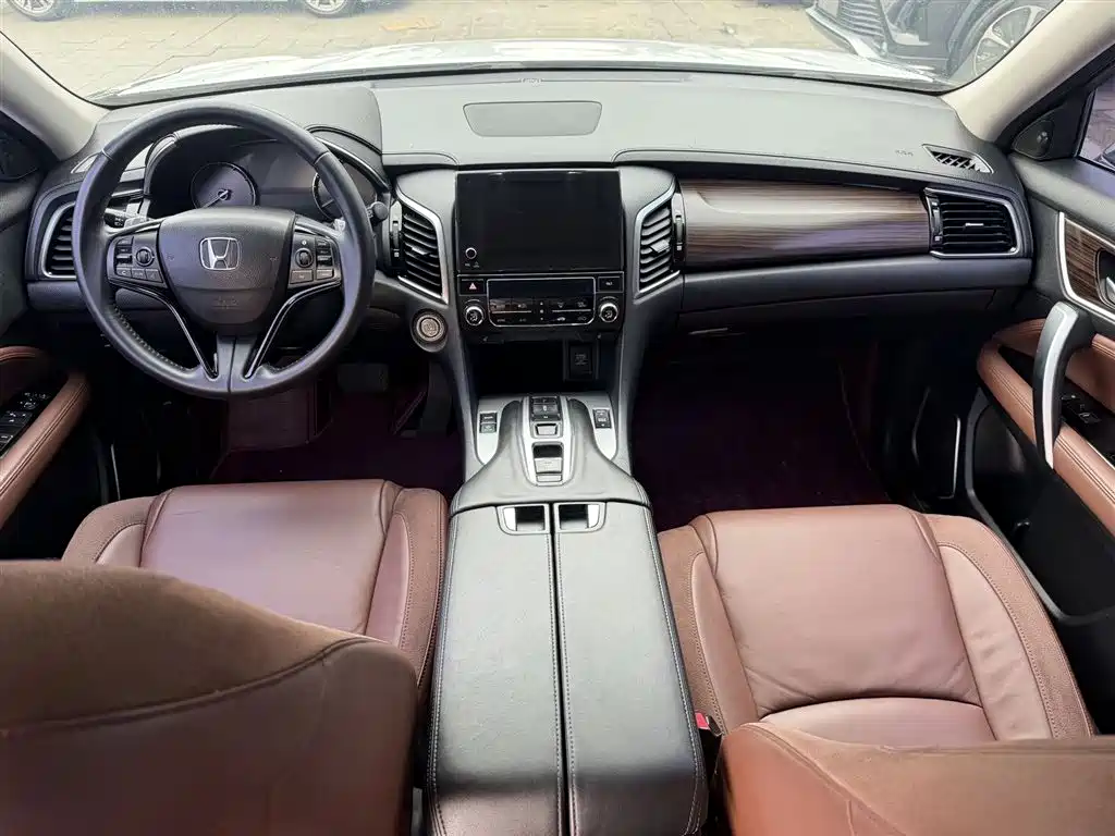 Avancier 370 TURBO 4 WD Premium