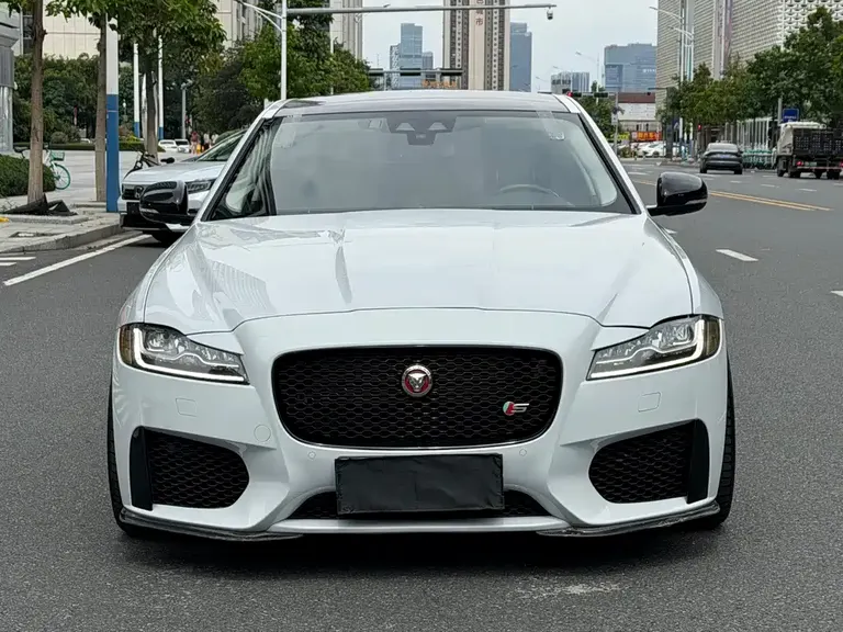Jaguar XF 捷豹XF 2016款 XF 3.0 SC 两驱R-Sport运动版