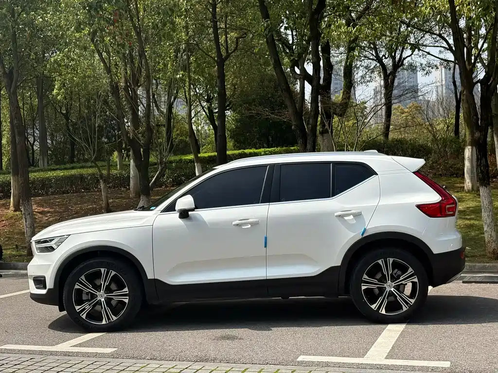 Volvo XC40 沃尔沃XC40 2022款 T4 四驱智远运动版