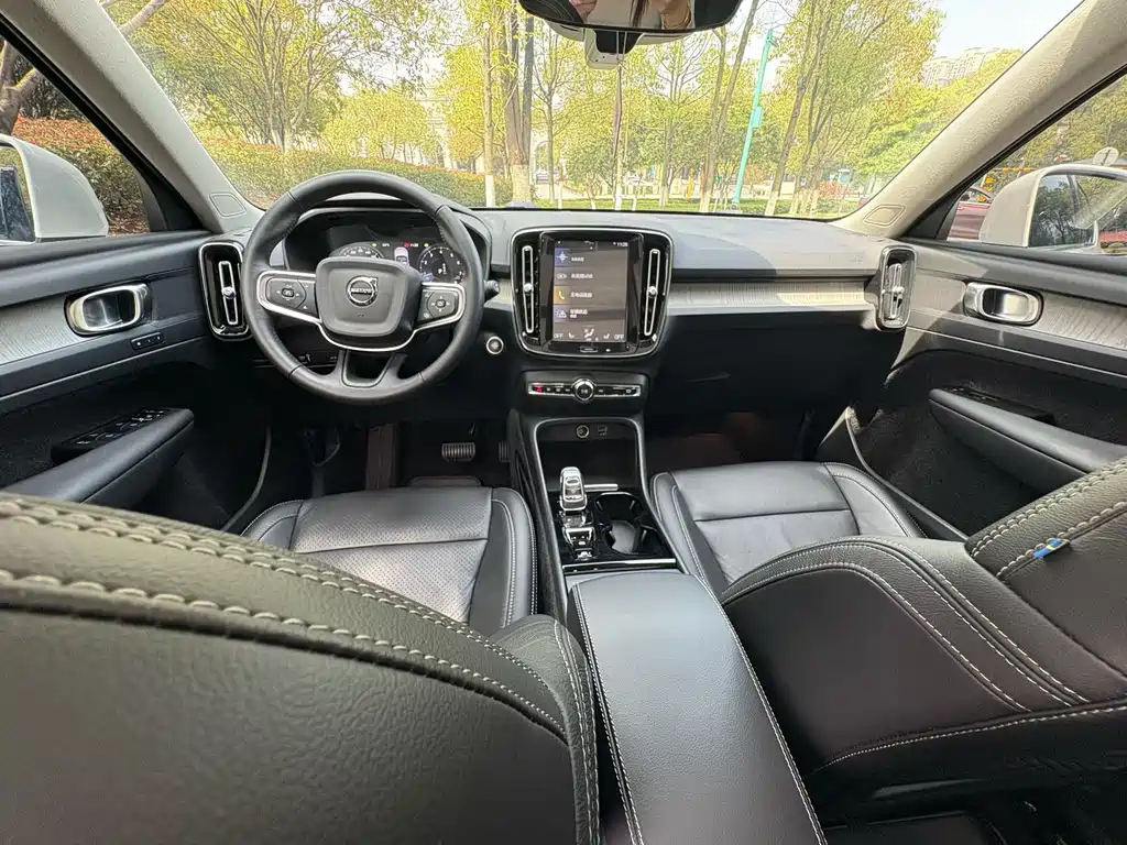 Volvo XC40 沃尔沃XC40 2022款 T4 四驱智远运动版