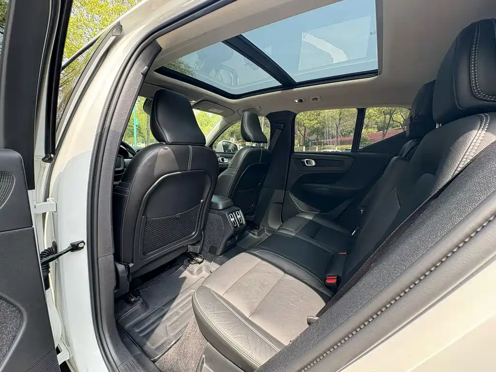 Volvo XC40 沃尔沃XC40 2022款 T4 四驱智远运动版