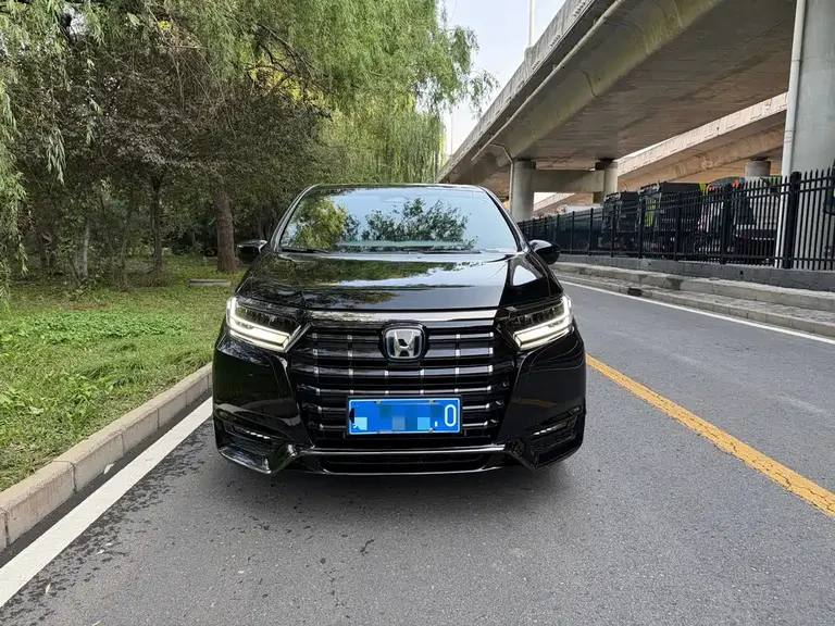 Honda Elysion 2.0 L e:HEV Luxury