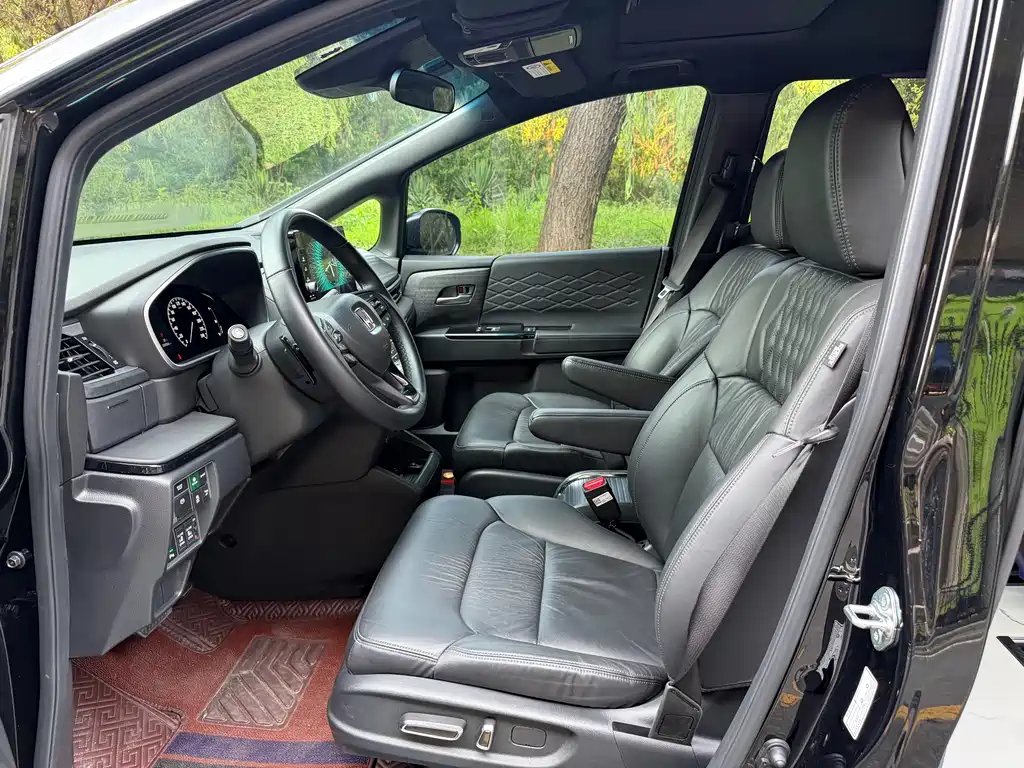 Elysion 2.0 L e:HEV Luxury