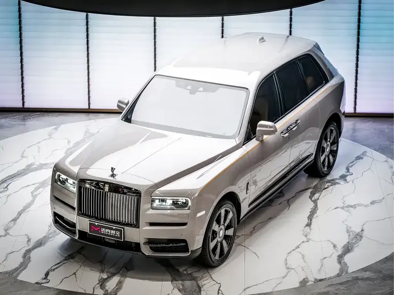 Rolls-Royce Cullinan 4-seat