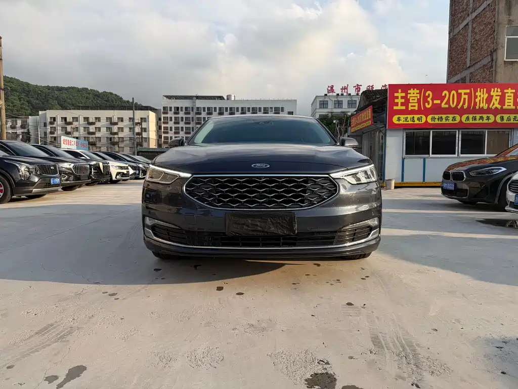 Taurus EcoBoost 245 Premium