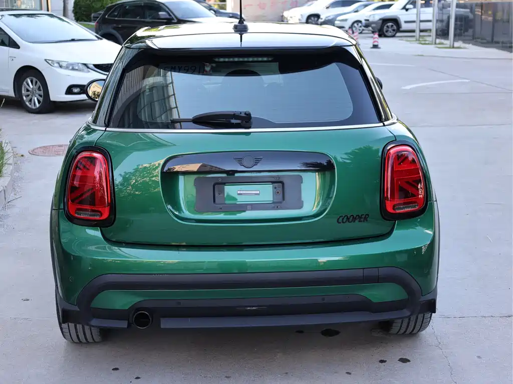 MINI COUNTRYMAN MINI COUNTRYMAN 2022款 改款 1.5 T COOPER 鉴赏家