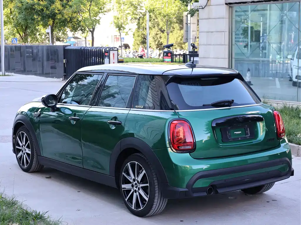 MINI COUNTRYMAN MINI COUNTRYMAN 2022款 改款 1.5 T COOPER 鉴赏家