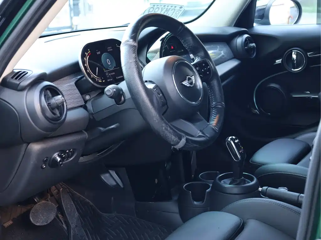 MINI COUNTRYMAN MINI COUNTRYMAN 2022款 改款 1.5 T COOPER 鉴赏家