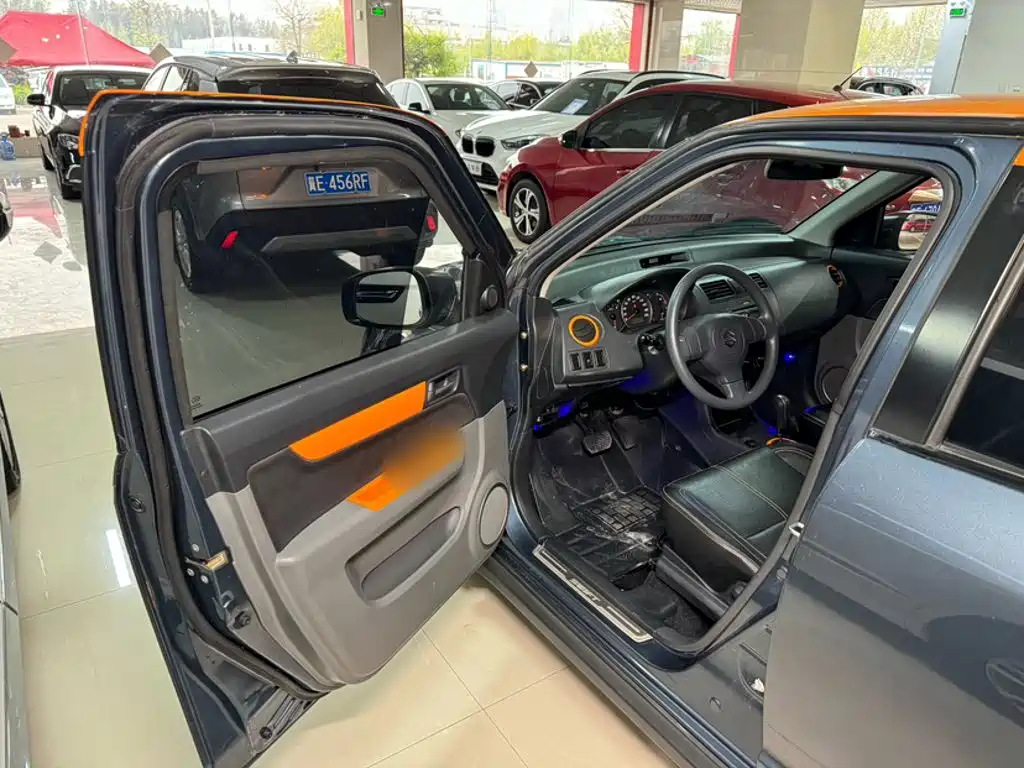 Swift 1.5 L Auto Fashion Cool Play