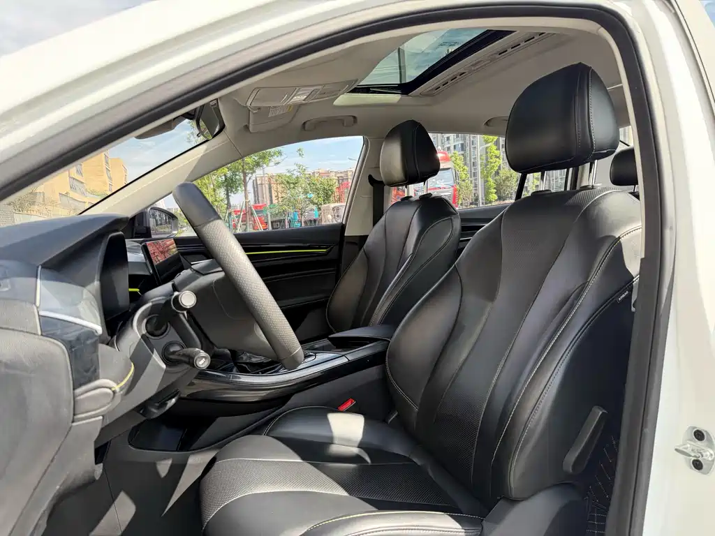 Roewe i5 1.5 L CVT Stellar