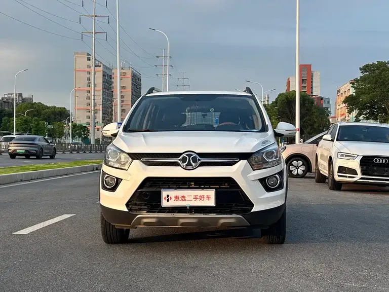 Baic Senova X25 绅宝X25 2015款 1.5 L 手动舒适型