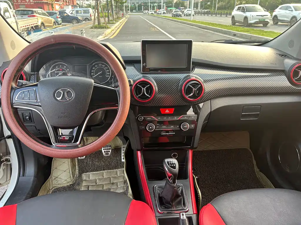 Senova X25 绅宝X25 2015款 1.5 L 手动舒适型