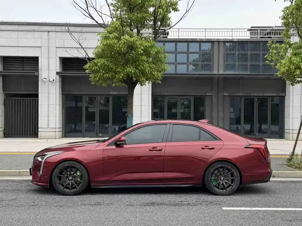 Cadillac CT4 28 T Distinguished