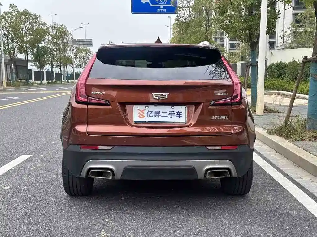 Cadillac XT4 28 T 2 WD Leading