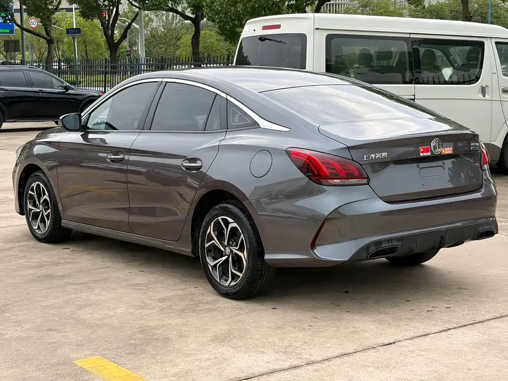 MG5 180 DVVT CVT Youth Luxury