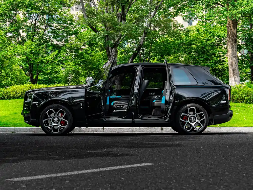 Cullinan Black Badge