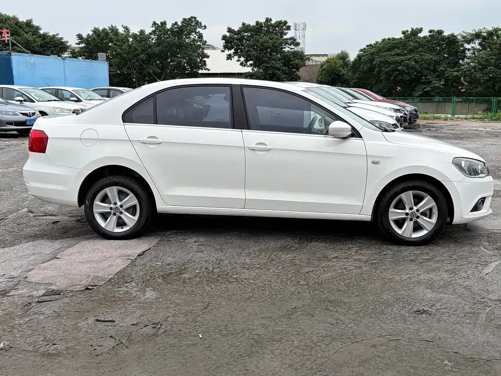 Jetta 1.6 L Auto Luxury