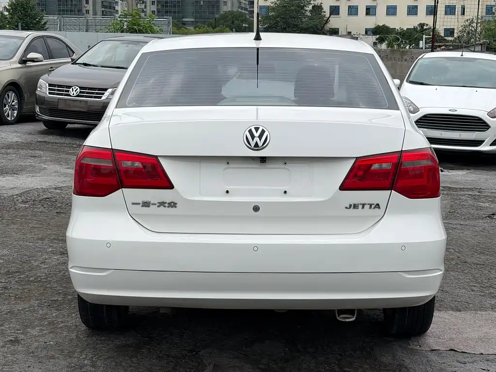 Jetta 1.6 L Auto Luxury