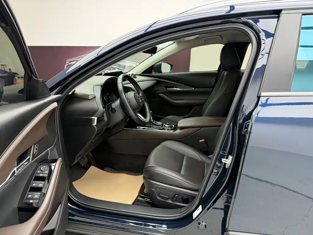 Mazda CX-30 2.0 L Auto Jiayue