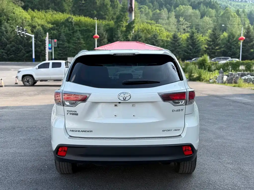 Highlander 2.0 T 4 WD Luxury 7-seat