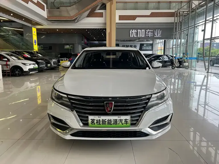 Roewe i6 NEV 45 T Hybrid Connected Smart Enjoyment