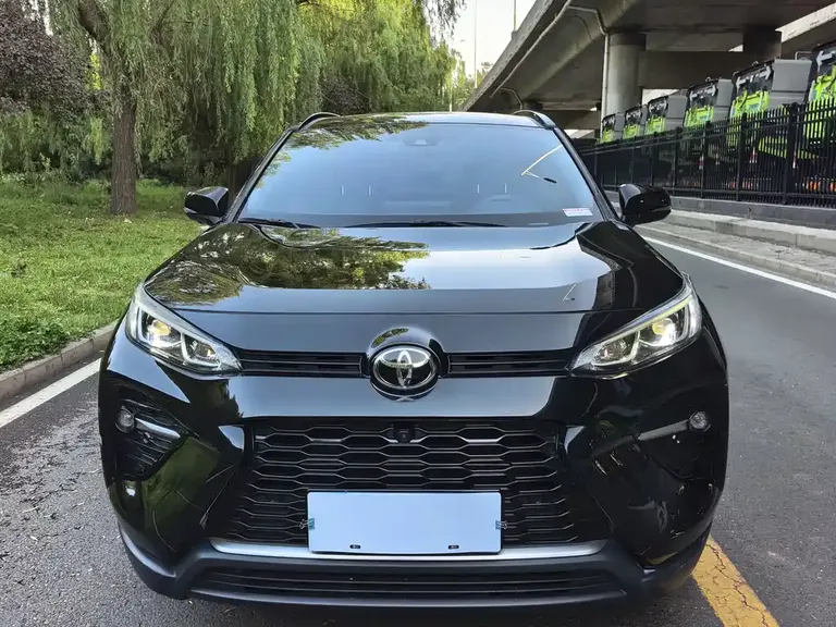 Toyota Wildlander 2.0 L CVT 4 WD Luxury PLUS