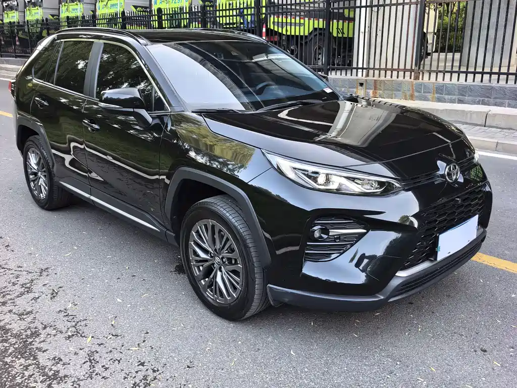 Wildlander 2.0 L CVT 4 WD Luxury PLUS