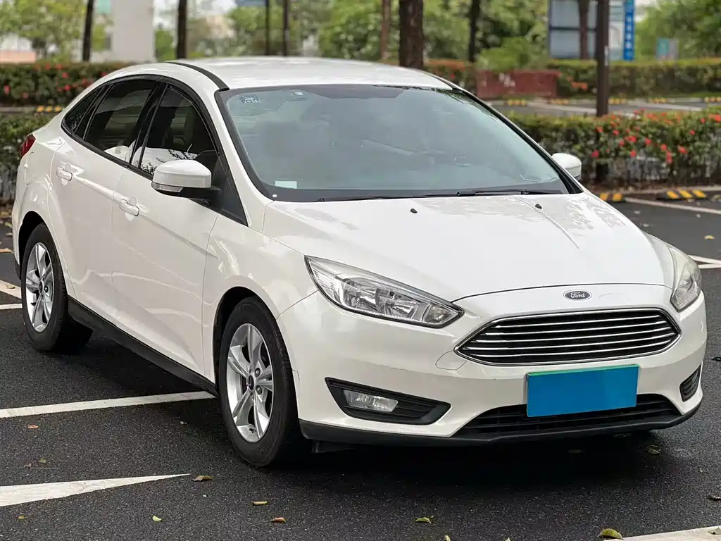 Focus Sedan 1.6 L Auto Comfort