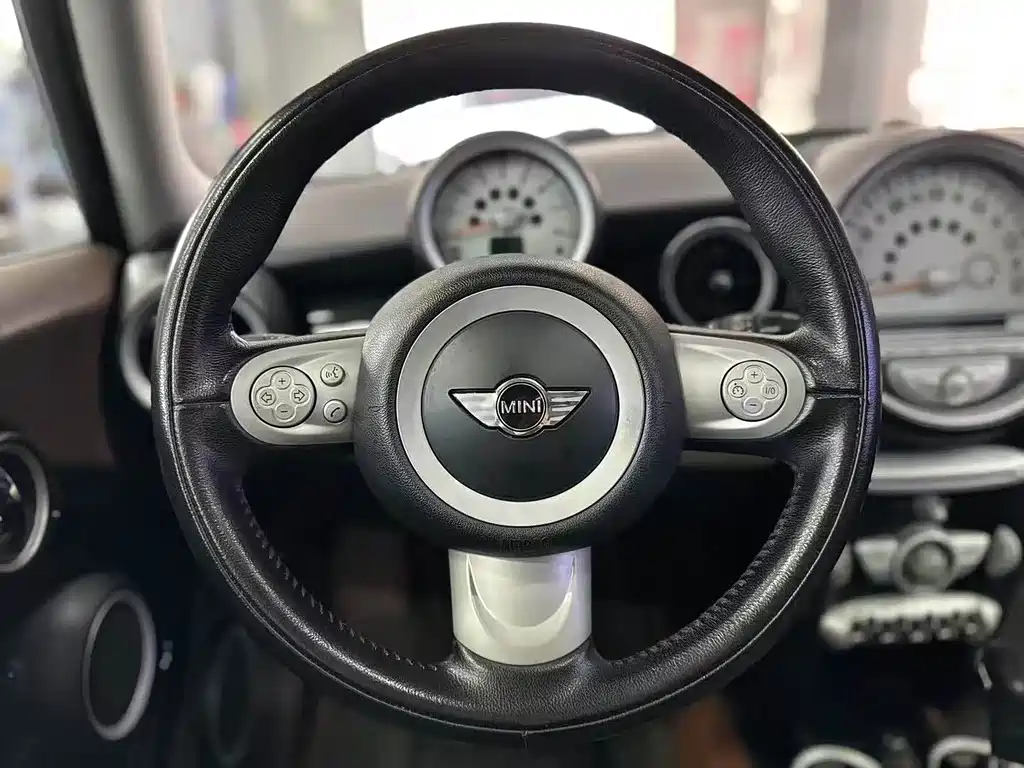 MINI CLUBMAN 1.6 L COOPER Cheer