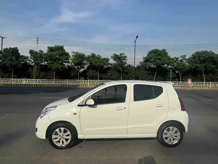 Suzuki Alto 奥拓 2009款 1.0 L 自动豪华型