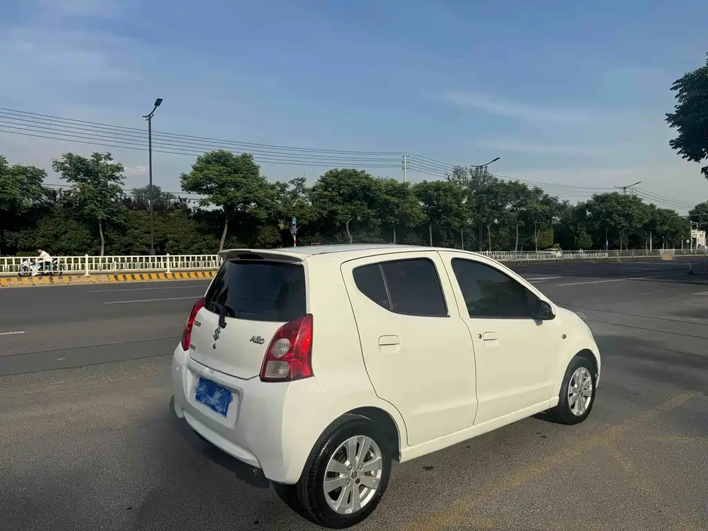 Alto 奥拓 2009款 1.0 L 自动豪华型