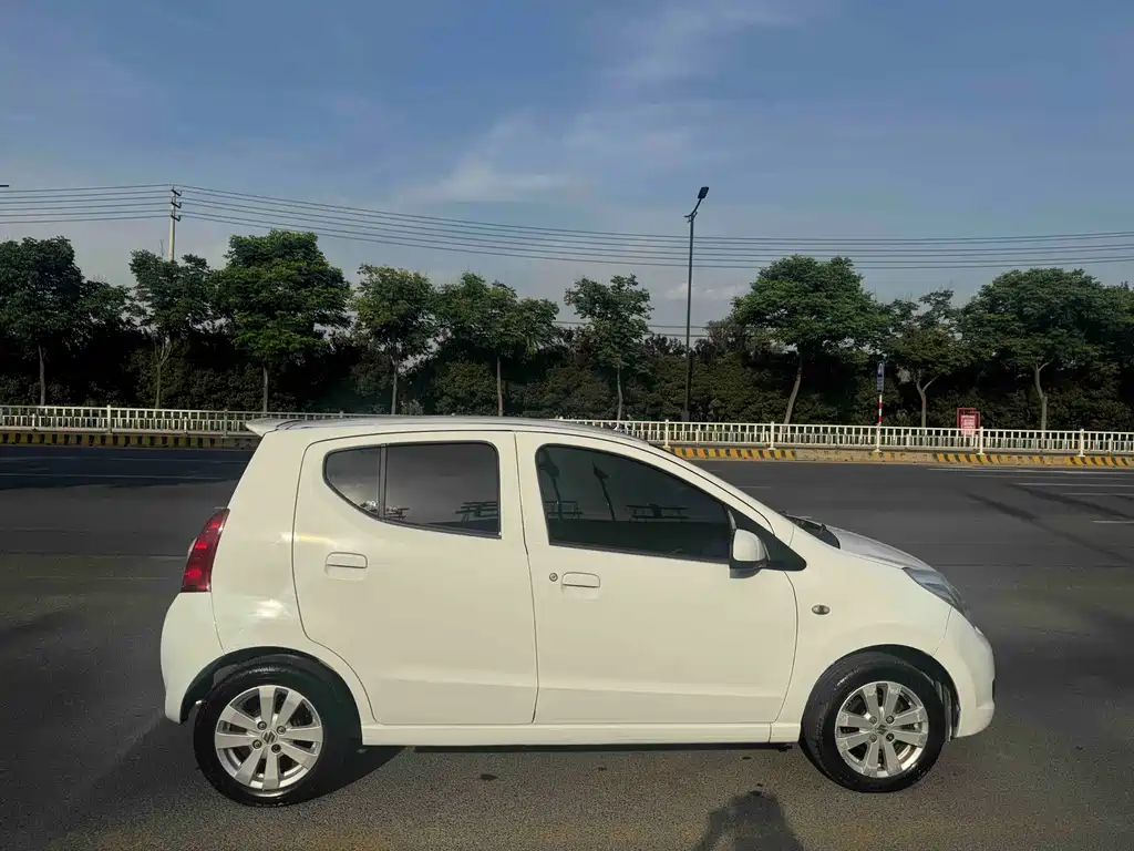 Alto 奥拓 2009款 1.0 L 自动豪华型