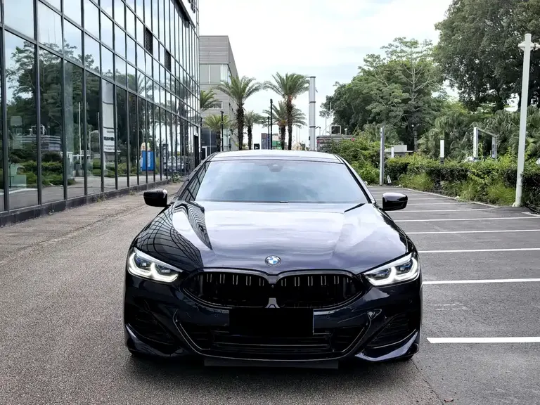 BMW 8 Series 840 i xDrive 4-door Coupe M Sport Package