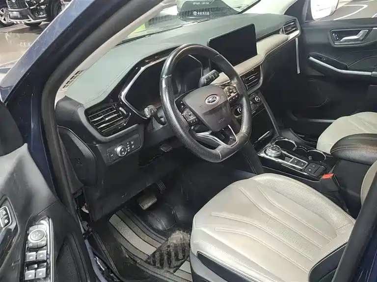 Escape EcoBoost 245 4 WD Excellence Enjoyment