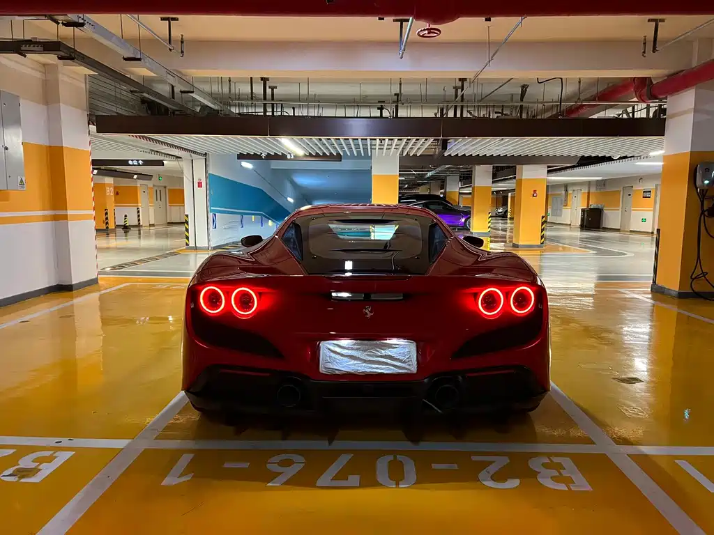 Ferrari F8 Tributo 3.9 T V8