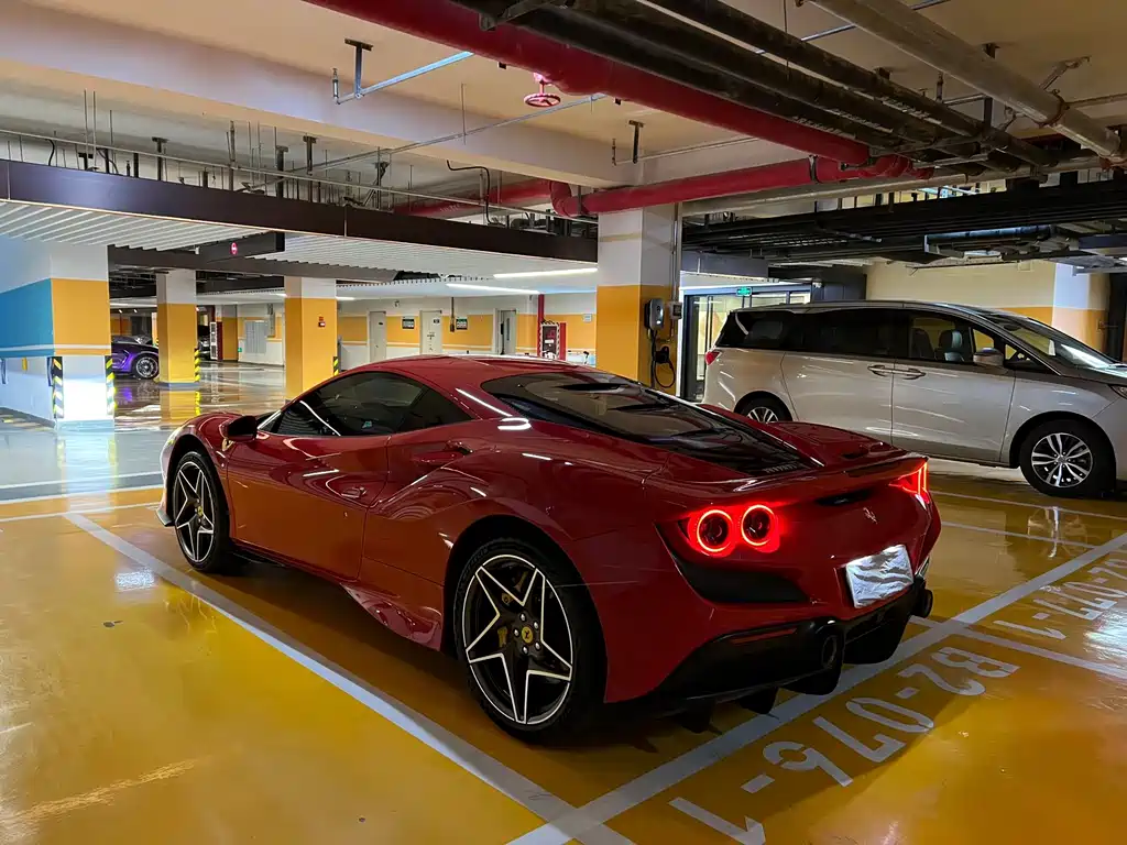 Ferrari F8 Tributo 3.9 T V8