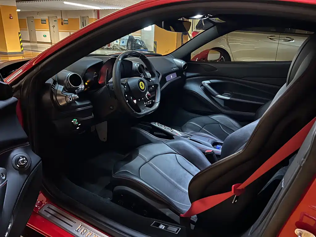 Ferrari F8 Tributo 3.9 T V8
