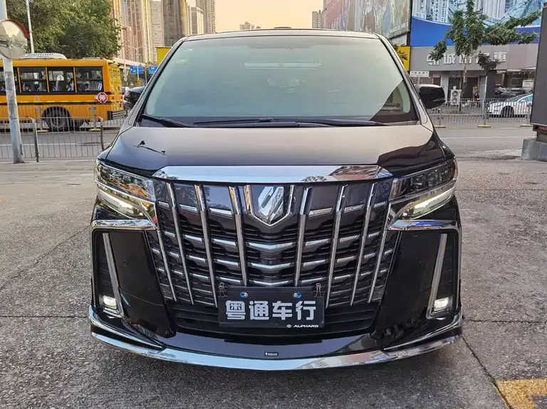 Toyota Alphard 3.5 L Distinguished