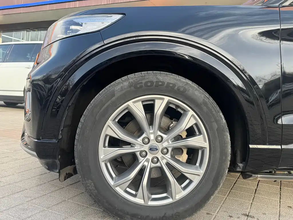 Explorer EcoBoost 285 4 WD Style 6-seat