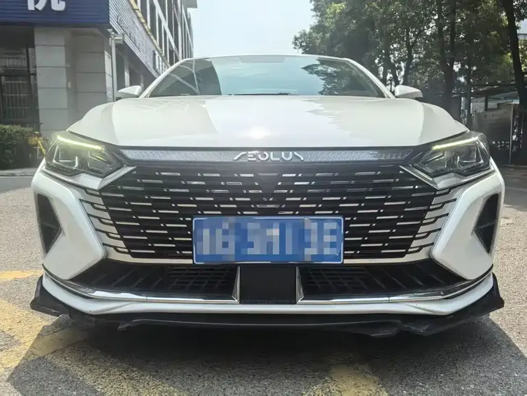 Dongfeng Yixuan MAX 1.5 T Super Cool Dad