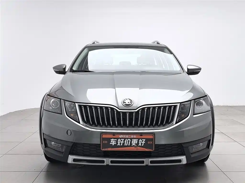 Octavia Wagon TSI230 DSG Luxury